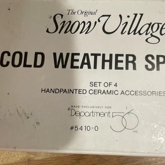 ❄️🏒Dept 56 ColdWeather Sports Hockey 🥅 scene in Snow Village in 📦 unused. - Picture 3 of 4